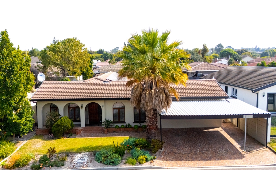 4 Bedroom Property for Sale in Stellenridge Western Cape